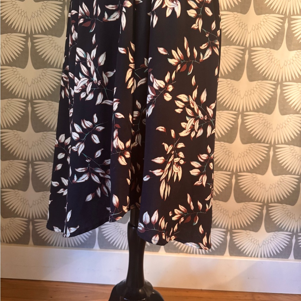 Collective Concepts Black and Cream Floral Dress - Picture 3 of 7